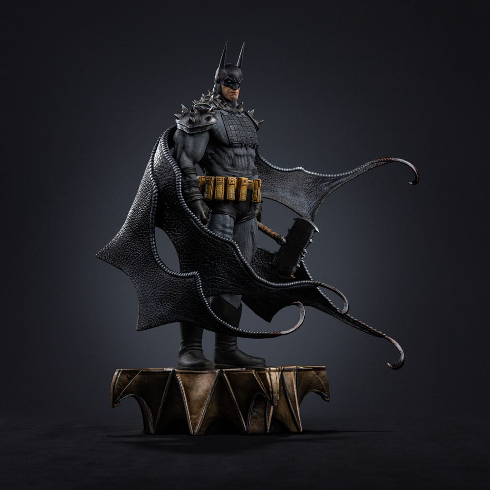 DC Art Absolute Batman Iron Studios 1:10 Scale Statue