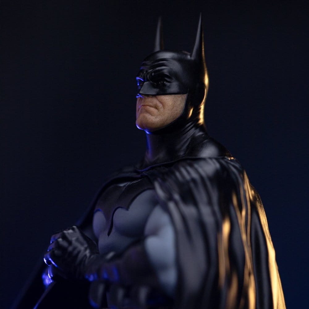 Batman Iron Studios 1:10 Scale Statue