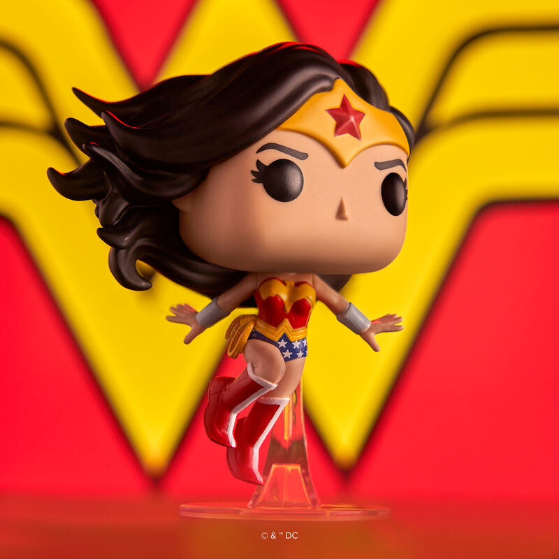 Wonder Woman Funko POP! Figure & Stand